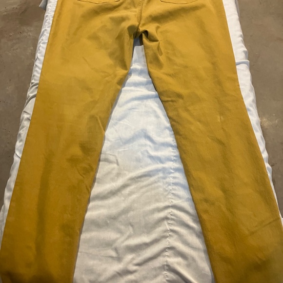 D. Jeans - Picture 3 of 5